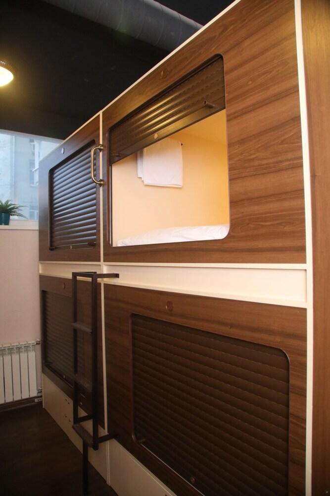 Capsule Hotel Interqube Tretyakovskaya Moskou Buitenkant foto