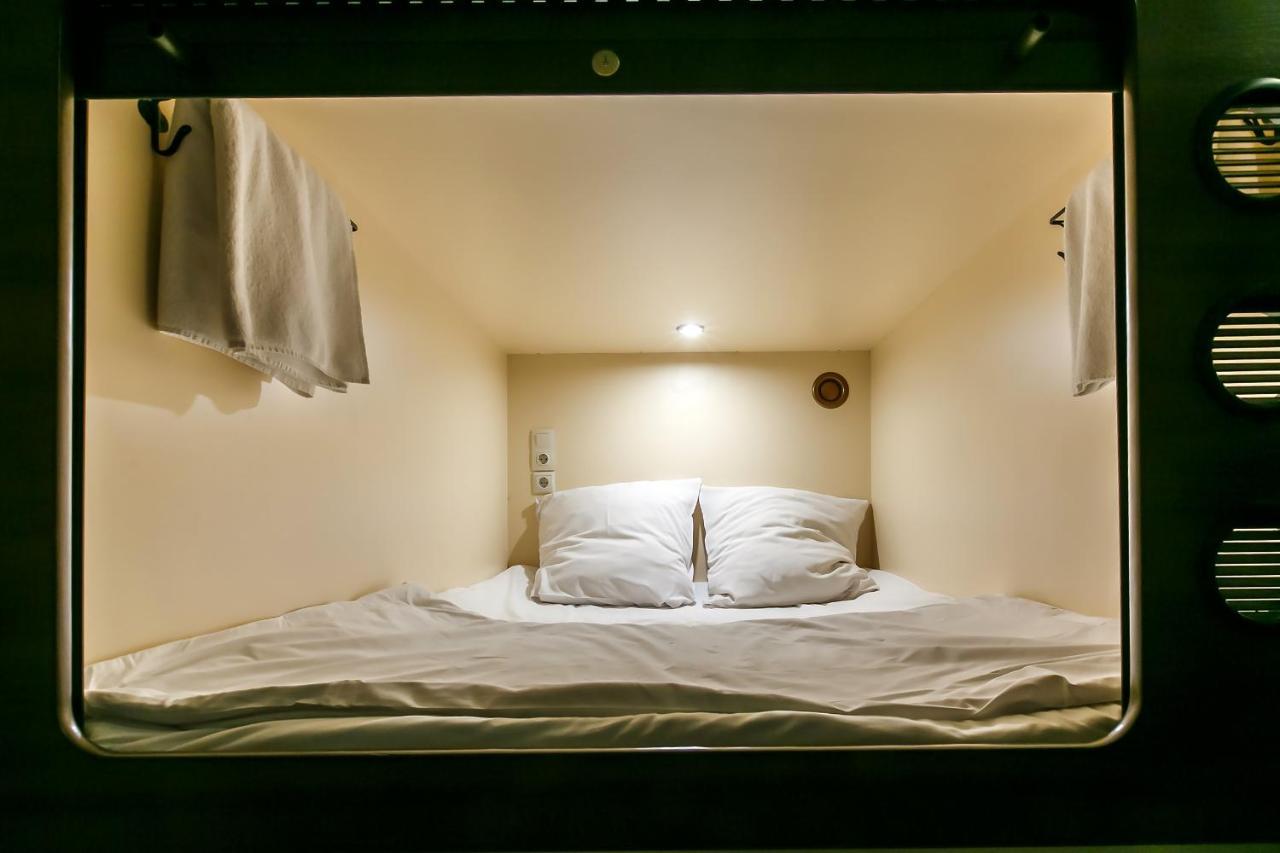 Capsule Hotel Interqube Tretyakovskaya Moskou Buitenkant foto